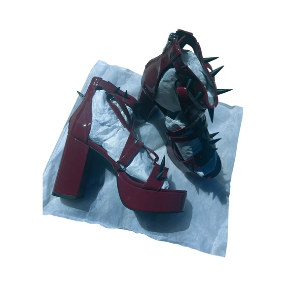 Widow Spike Heels - Picture 5 of 8